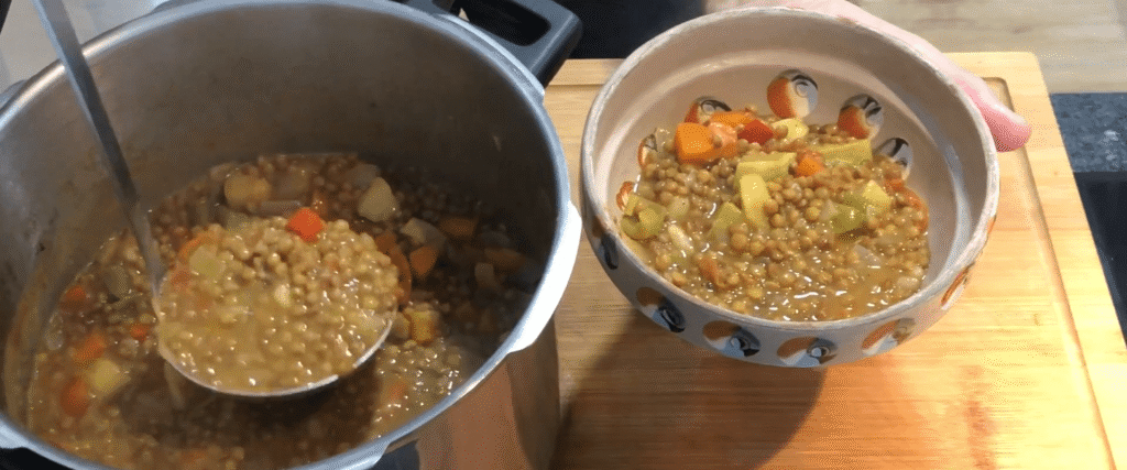 Mancare de linte verde cu legume
