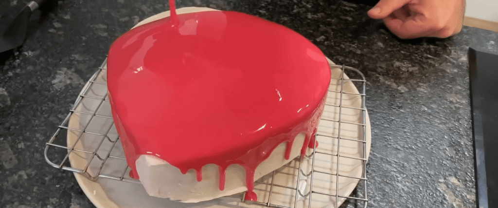 tort cu glazura de ciocolata