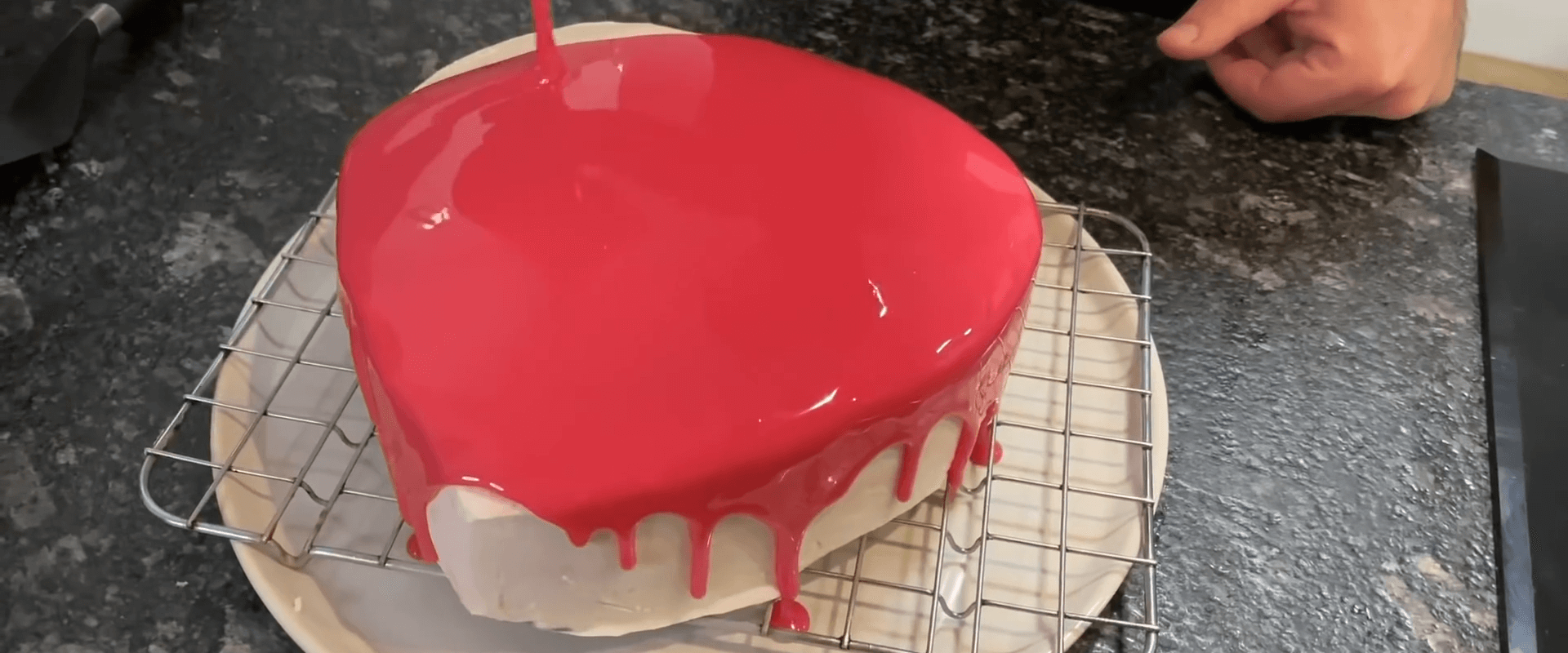 tort cu glazura de ciocolata